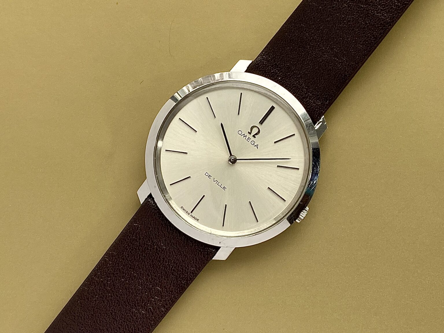 Omega De Ville 111.077 Caliber 620 Vintage 1967 Mens Manual Wind Dress Watch